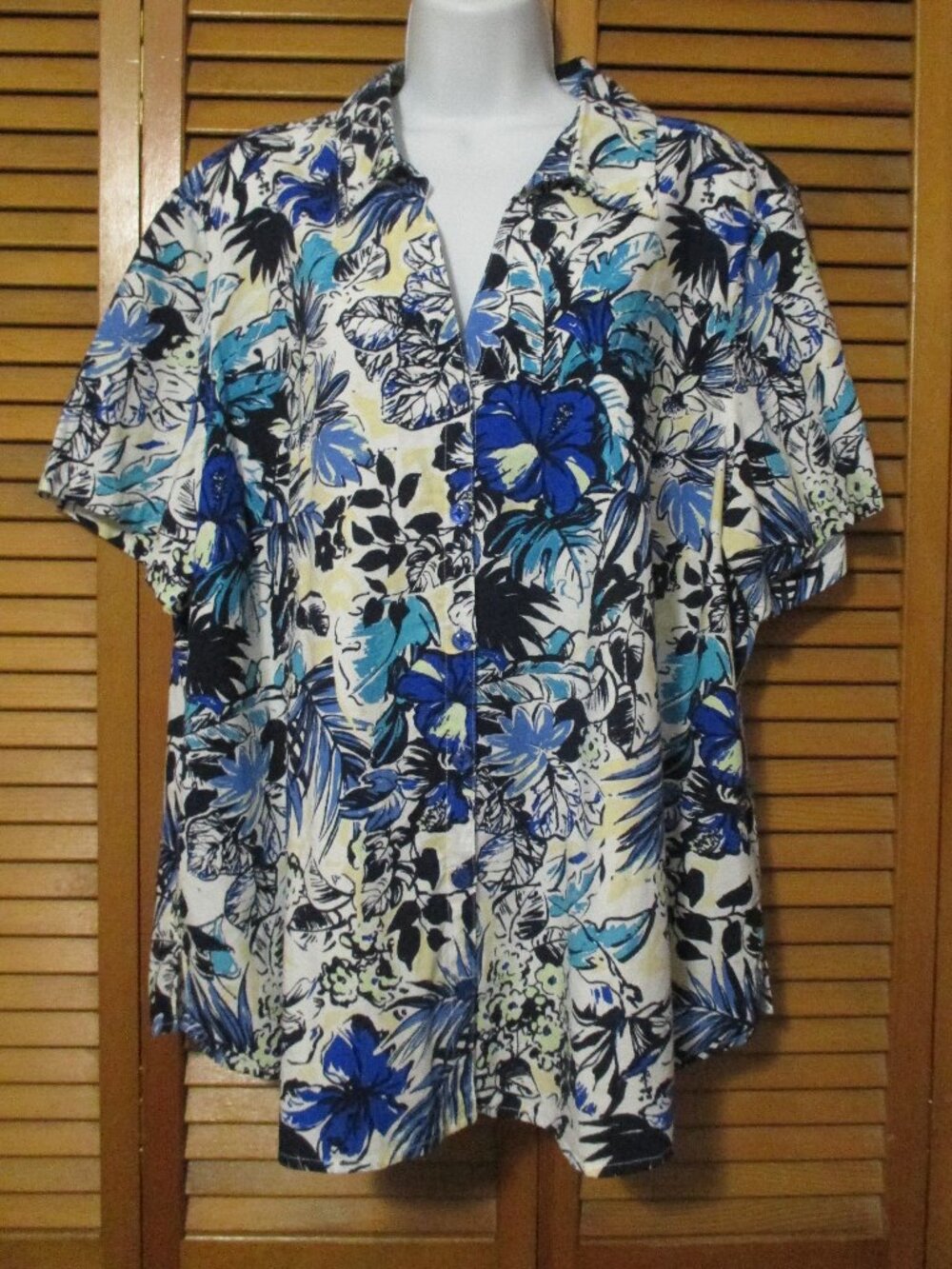 Erika top tropical print button up collar V neck in navy blue, blues size 2x